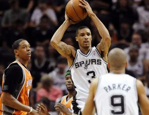 火力全开！NBA常规赛：菲尼克斯太阳vs圣安东尼奥马刺