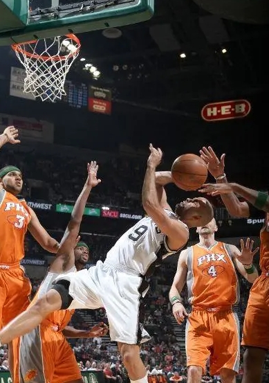 火力全开！NBA常规赛：菲尼克斯太阳vs圣安东尼奥马刺